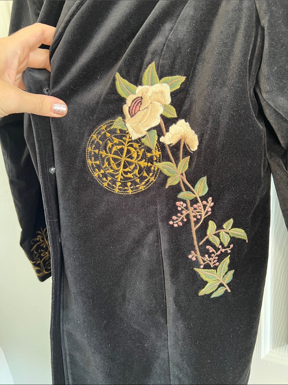 NWT Cabi Antoinette black velvet longline jacket #700 floral embroidery size 16 - Picture 9 of 10